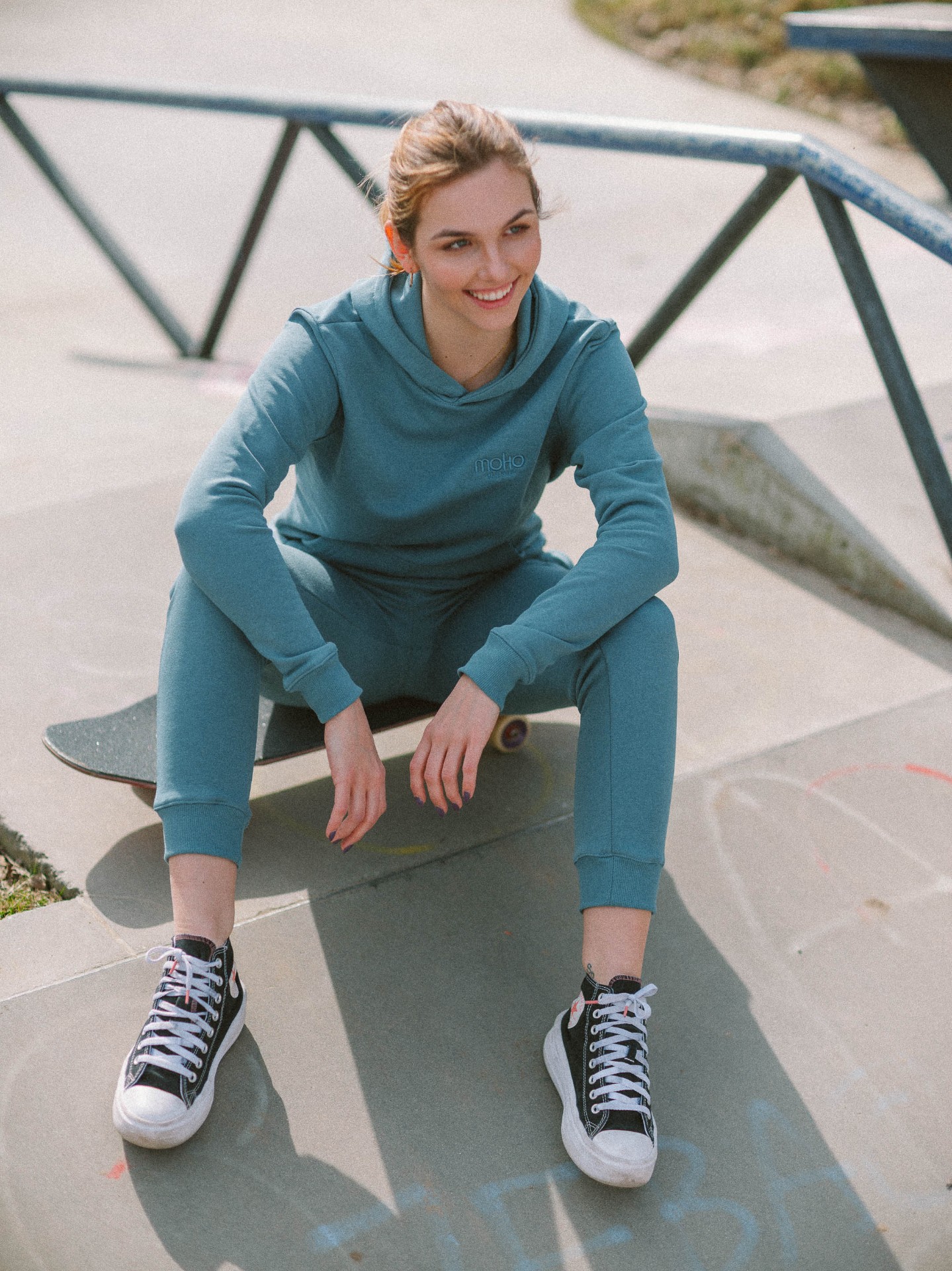 Essentials Hoodie · Women Teal — ujęcie 4
