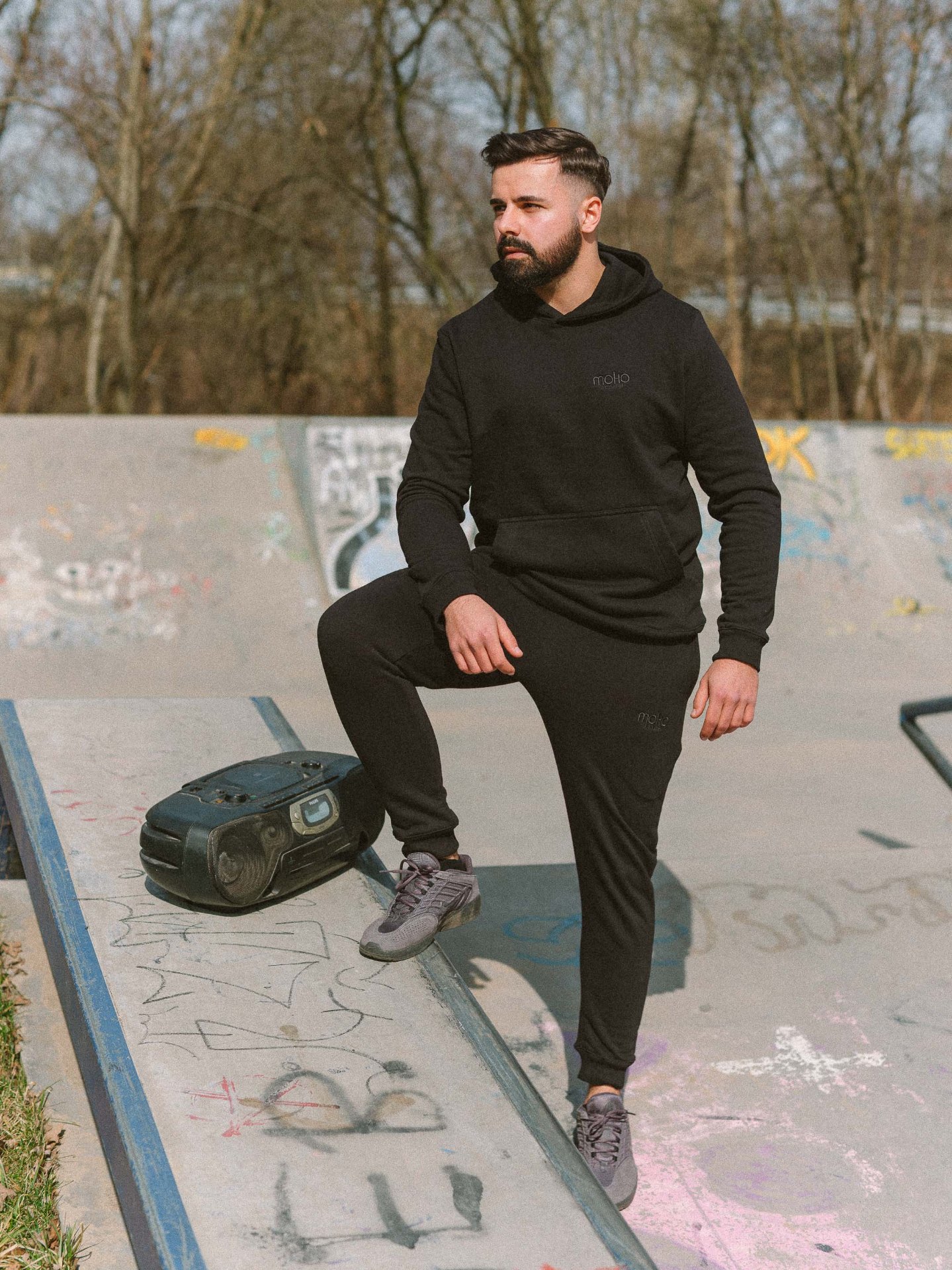 Essentials Joggers · Men Black — ujęcie 2